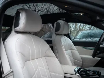 BMW i7 60 M SPORT.KRISTALL.MASSAGE.EXLOUNGE.PANO.AHK
