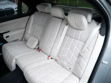 BMW i7 60 M SPORT.KRISTALL.MASSAGE.EXLOUNGE.PANO.AHK