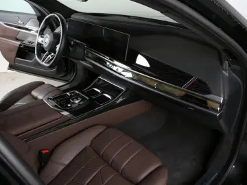 BMW i7 xDr.60 M Sport PRO NP 166180.- 4x Massage ACC