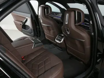 BMW i7 xDr.60 M Sport PRO NP 166180.- 4x Massage ACC