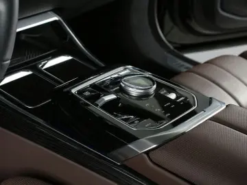 BMW i7 xDr.60 M Sport PRO NP 166180.- 4x Massage ACC