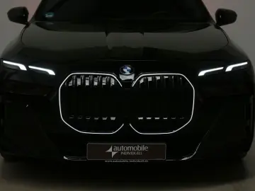BMW i7 xDr.60 M Sport PRO NP 166180.- 4x Massage ACC