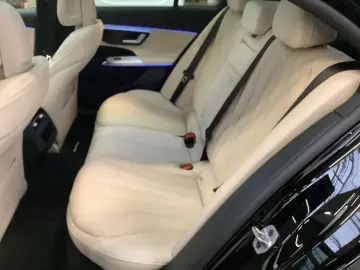 MERCEDES-BENZ E 200 AMG Night Digital Panorama-SD Super