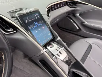 FERRARI Roma Spider   Carbon   ADAS   LED   Voll