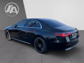 MERCEDES-BENZ E 200 Exclusive Pano SUPERSCREEN Burm