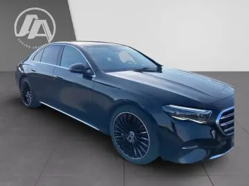 MERCEDES-BENZ E 200 Exclusive Pano SUPERSCREEN Burm