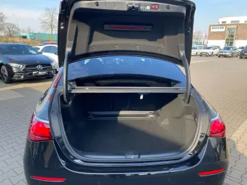 MERCEDES-BENZ E 200 Exclusive Pano SUPERSCREEN Burm