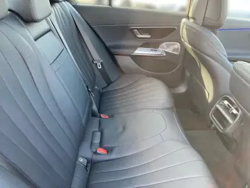 MERCEDES-BENZ E 200 Exclusive Pano SUPERSCREEN Burm