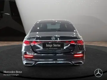 MERCEDES-BENZ E 200 AMG Premium Pano Led SUPERSCREEN…