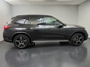 MERCEDES-BENZ GLC 300 de 4M AMG LINE PANO ACC BURM MEMO LED