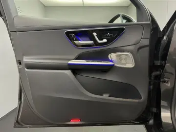 MERCEDES-BENZ GLC 300 de 4M AMG LINE PANO ACC BURM MEMO LED