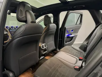 MERCEDES-BENZ GLC 300 de 4M AMG LINE PANO ACC BURM MEMO LED
