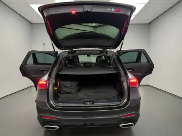 MERCEDES-BENZ GLC 300 de 4M AMG LINE PANO ACC BURM MEMO LED