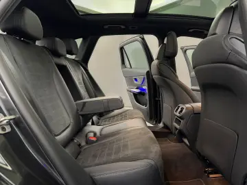 MERCEDES-BENZ GLC 300 de 4M AMG LINE PANO ACC BURM MEMO LED