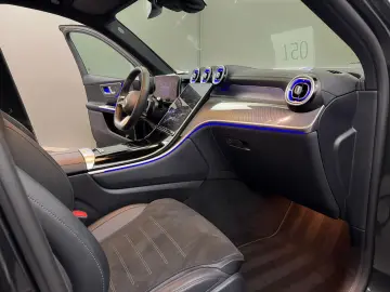 MERCEDES-BENZ GLC 300 de 4M AMG LINE PANO ACC BURM MEMO LED