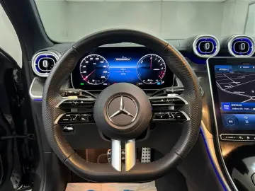 MERCEDES-BENZ GLC 300 de 4M AMG LINE PANO ACC BURM MEMO LED