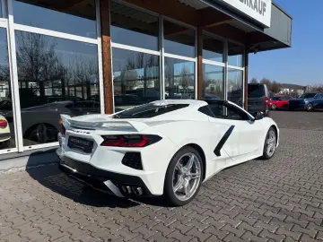 CORVETTE C8 6.2 V8 Stingray 2LT Targa Unfallfrei EU-Spec