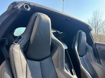 CORVETTE C8 6.2 V8 Stingray 2LT Targa Unfallfrei EU-Spec