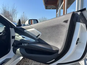 CORVETTE C8 6.2 V8 Stingray 2LT Targa Unfallfrei EU-Spec