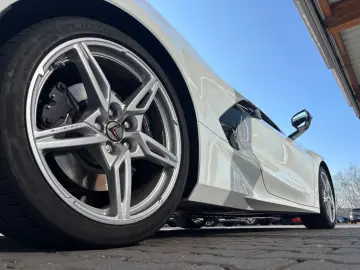 CORVETTE C8 6.2 V8 Stingray 2LT Targa Unfallfrei EU-Spec