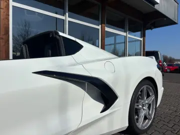 CORVETTE C8 6.2 V8 Stingray 2LT Targa Unfallfrei EU-Spec