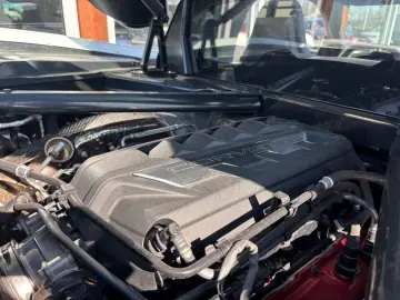 CORVETTE C8 6.2 V8 Stingray 2LT Targa Unfallfrei EU-Spec