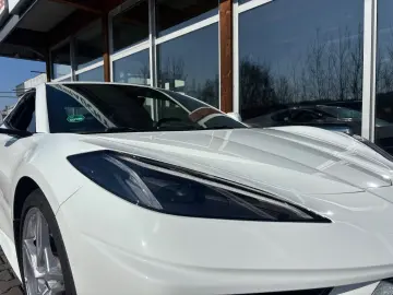 CORVETTE C8 6.2 V8 Stingray 2LT Targa Unfallfrei EU-Spec