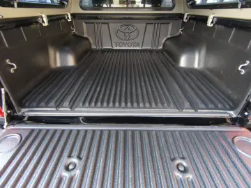 TOYOTA Hilux 2.4 D Double Cab 6-Gang-Aut. 4X4 Comfort