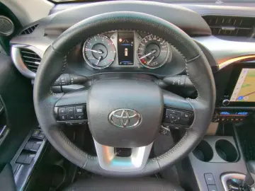 TOYOTA Hilux 2.4 D Double Cab 6-Gang-Aut. 4X4 Comfort