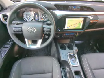 TOYOTA Hilux 2.4 D Double Cab 6-Gang-Aut. 4X4 Comfort