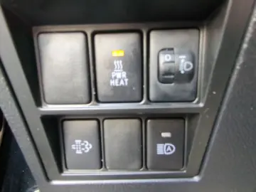 TOYOTA Hilux 2.4 D Double Cab 6-Gang-Aut. 4X4 Comfort