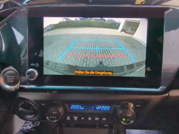 TOYOTA Hilux 2.4 D Double Cab 6-Gang-Aut. 4X4 Comfort