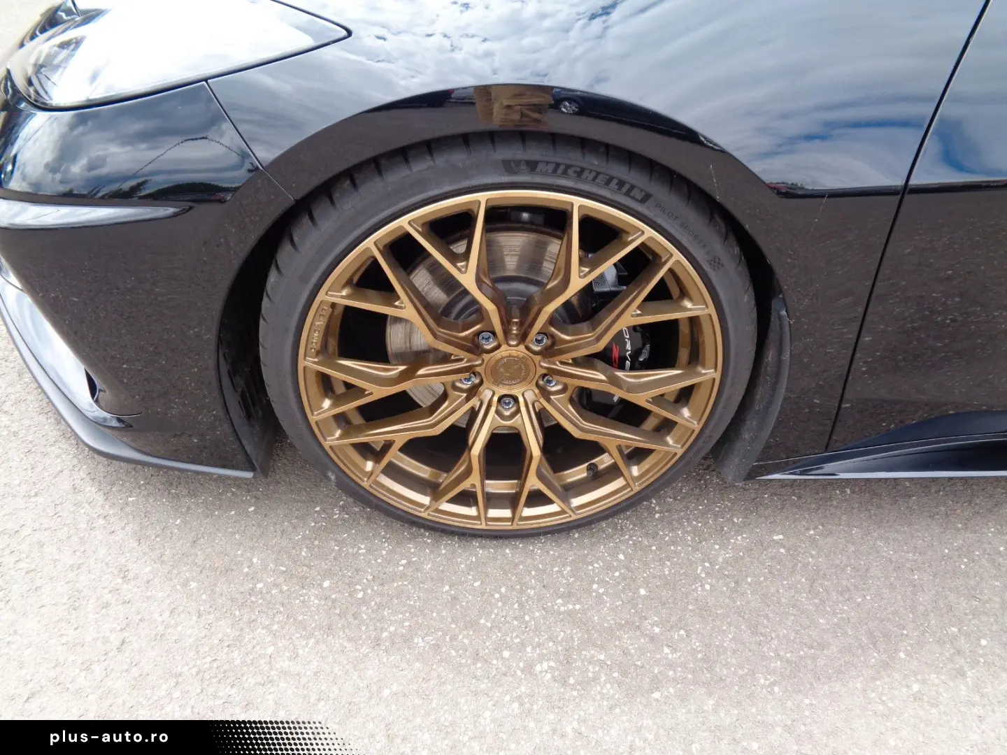 CORVETTE C8 Targa  Lift Deutsches Modell-COC Unfallfrei