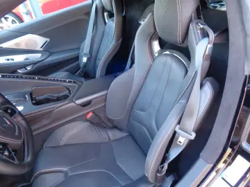 CORVETTE C8 Targa  Lift Deutsches Modell-COC Unfallfrei