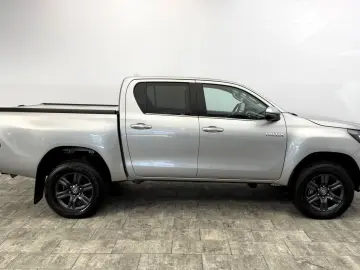 TOYOTA Hilux 2.8 D-4D 4x4  RFK SHZ DAB Rollo AHK