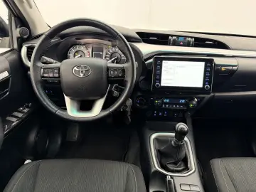 TOYOTA Hilux 2.8 D-4D 4x4  RFK SHZ DAB Rollo AHK