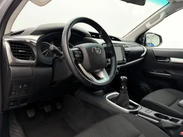 TOYOTA Hilux 2.8 D-4D 4x4  RFK SHZ DAB Rollo AHK