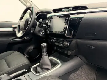 TOYOTA Hilux 2.8 D-4D 4x4  RFK SHZ DAB Rollo AHK