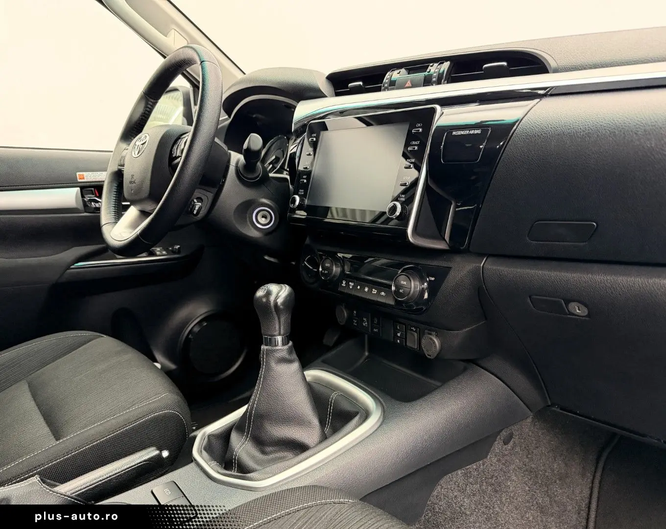 TOYOTA Hilux 2.8 D-4D 4x4  RFK SHZ DAB Rollo AHK