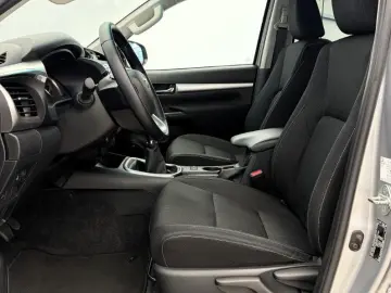 TOYOTA Hilux 2.8 D-4D 4x4  RFK SHZ DAB Rollo AHK