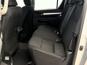 TOYOTA Hilux 2.8 D-4D 4x4  RFK SHZ DAB Rollo AHK