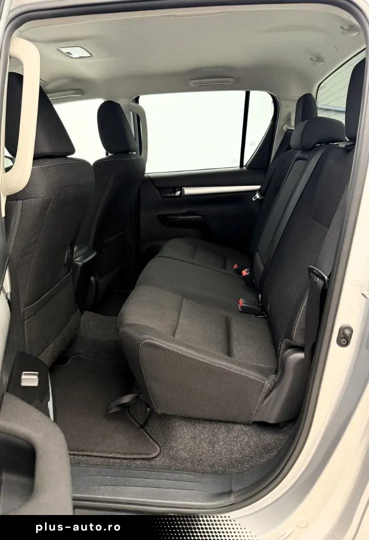 TOYOTA Hilux 2.8 D-4D 4x4  RFK SHZ DAB Rollo AHK