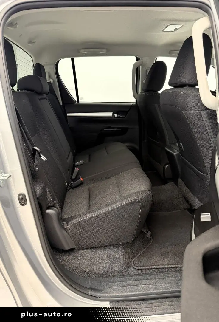 TOYOTA Hilux 2.8 D-4D 4x4  RFK SHZ DAB Rollo AHK