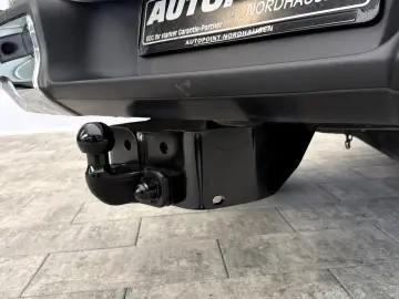 TOYOTA Hilux 2.8 D-4D 4x4  RFK SHZ DAB Rollo AHK