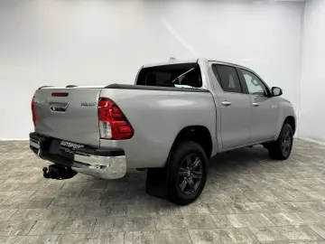 TOYOTA Hilux 2.8 D-4D 4x4  RFK SHZ DAB Rollo AHK