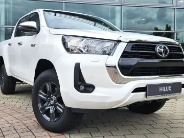 TOYOTA Hilux 2 8 D Double Cab Automatik Comfort  AHK