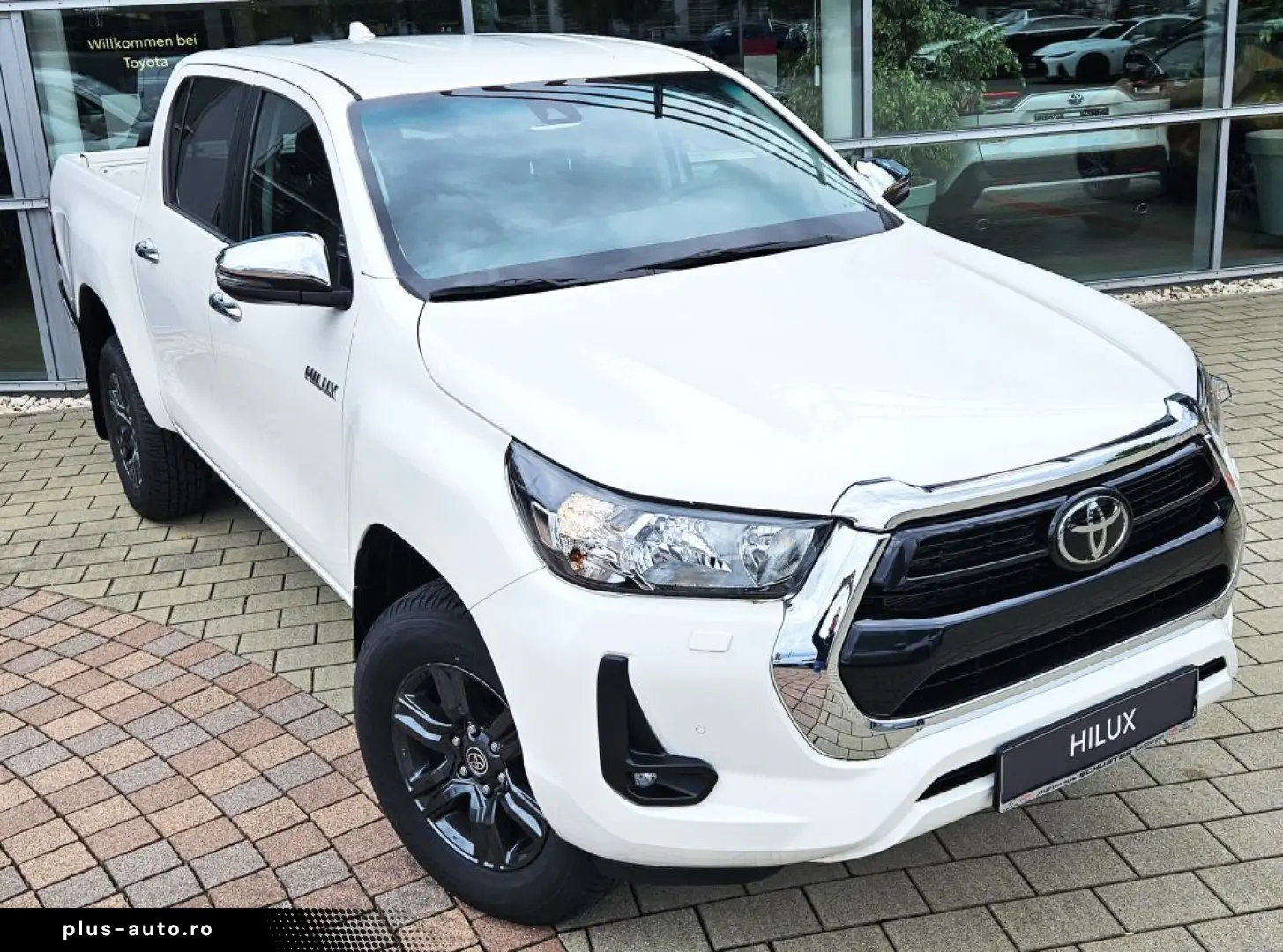 TOYOTA Hilux 2 8 D Double Cab Automatik Comfort  AHK