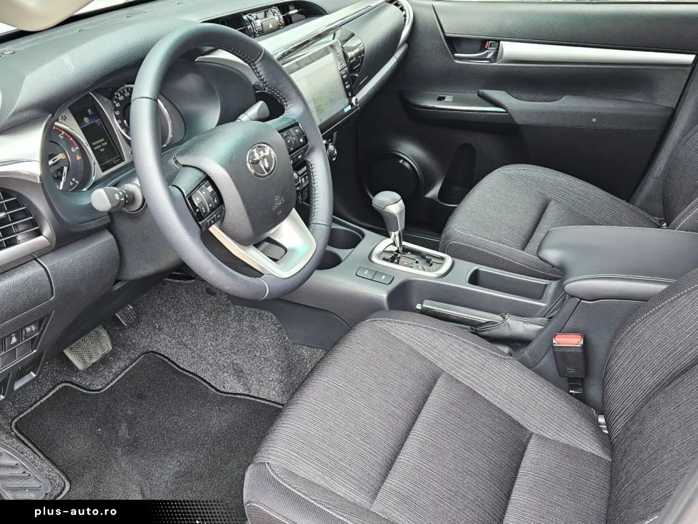 TOYOTA Hilux 2 8 D Double Cab Automatik Comfort  AHK