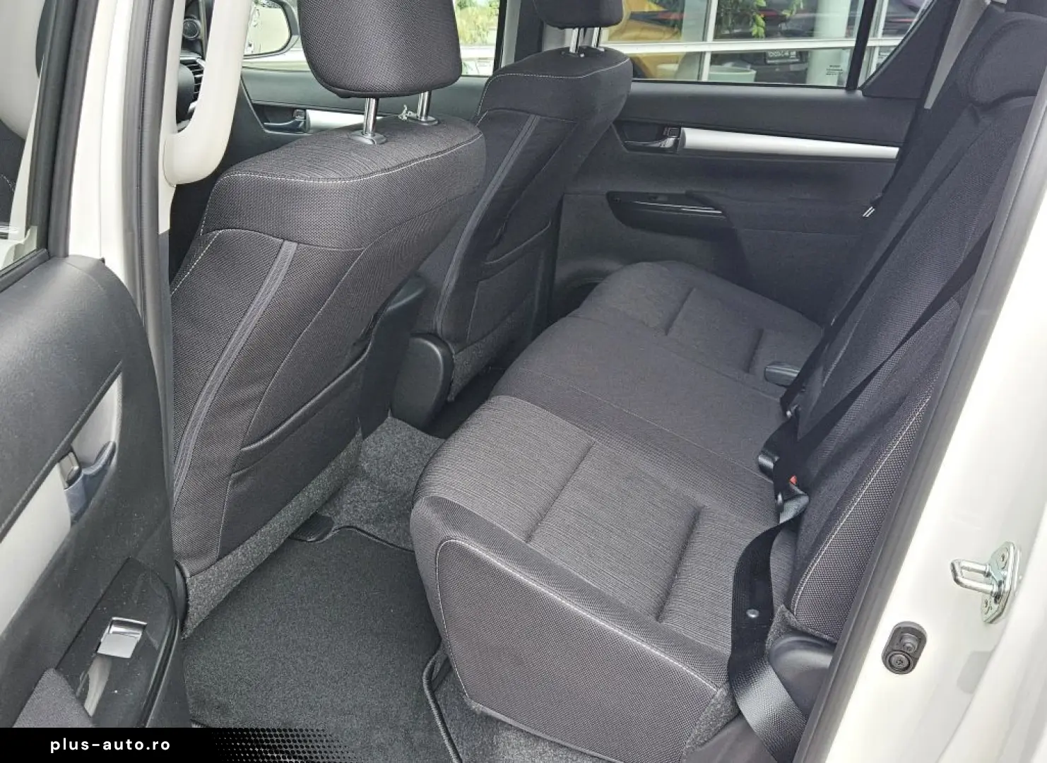 TOYOTA Hilux 2 8 D Double Cab Automatik Comfort  AHK