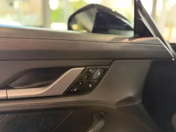 PORSCHE Taycan 4S APPROVED BOSE PANO 93 4 kWh 2.Display